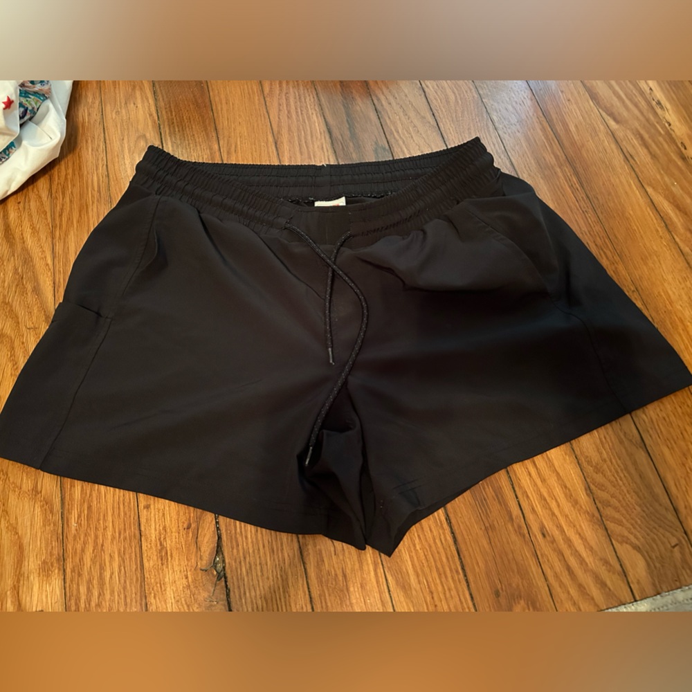 Size large avalanche shorts